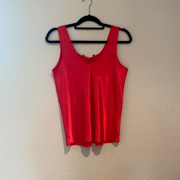 Red top - Picture 2 of 2